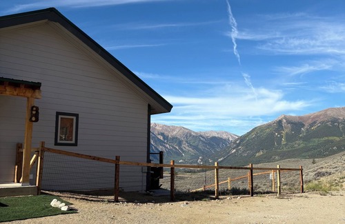 Twin Lakes House | Breath Taking Views