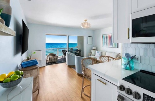 Eastern Malibu Condo | Breathe Malibu - Ocean Front Condo w/Beach Access