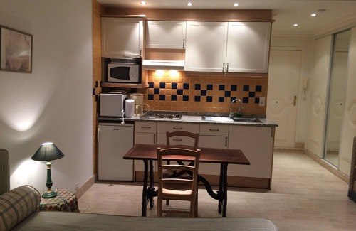 Villefranche-sur-Mer Apartment | Breathtaking view of Cap-Ferrat and the sea, studio with balcony and parking, A/C