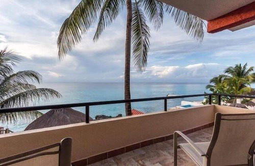 Zona Hotelera Norte House | Breathtaking Views, Bicycle to Town