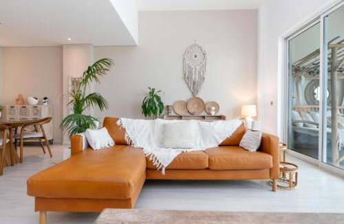 Palm Jumeirah Apartment | Breathtaking 1BD Bohemian ApartmentPalm Jumeirah