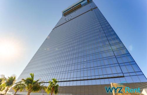 Palm Jumeirah Apartment | Breathtaking 1BR in Palm Tower, with Sea View