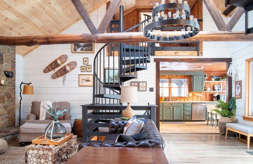 Great Cacapon House | Breathtaking! 5 Acre Private Riverfront Cabin in the Mountains!