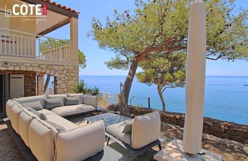 Ensues-la-Redonne Villa | Breathtaking! #Luxury villa on the water