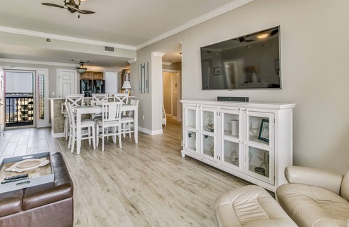 Pensacola Beach Condo | Breathtaking Gulf Views, Beautiful 2/2 Condo at Emerald Dolphin