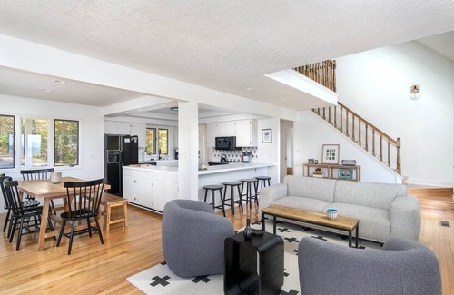 Fairview House | Breathtaking Mountain Views - 20 Min to Asheville