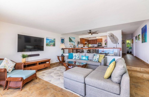 Princeville Condo | Breathtaking Oceanfront Sunset-Bali Hai Views, A/C + Hideaways Beach Surf Below