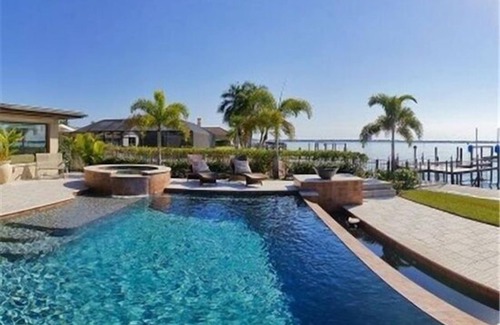 Caloosahatchee House | Breathtaking Views! Dock is in!
