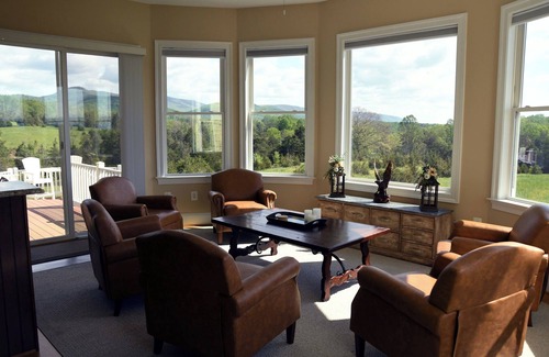 Edinburg House | Breathtaking Views Farmhouse Estate on 3 levels w/nearby activities year-round.