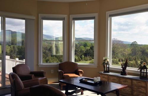 Edinburg House | Breathtaking Views Farmhouse Estate on 3 levels w/nearby activities year-round.