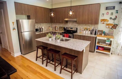 The Blue Mountains House | Breathtaking views of Blue Mountains/Shuttle Bus/Heated Pool/Sauna/2 King beds