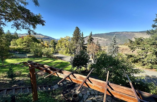 Mosier House | Breathtaking Views of the Columbia River and Syncline Hills