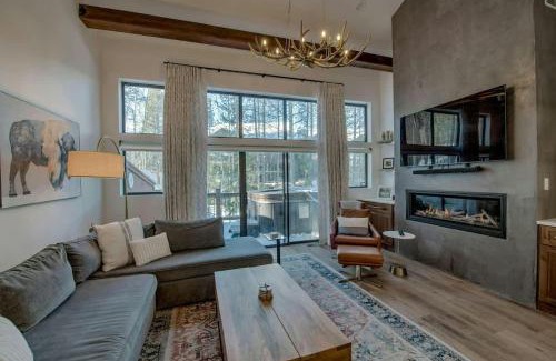 Warrior's Mark Ski Chalet | Breck Haven Luxury Townhome Private Spa