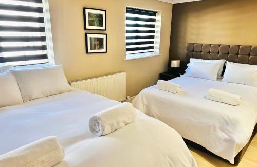 Merthyr Tydfil House | Brecon Beacons Welsh Countryside Retreat