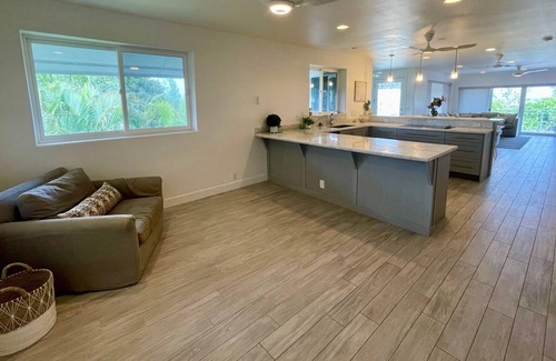 Kailua House | Breezy Beachfront, Ocean-View Paradise