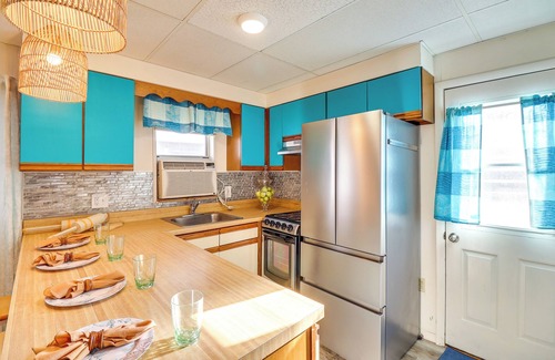 Broadkill Beach House | BREEZY BUNGALOW - 4 BD, 2BA - Sleeps 8 - Rooftop Deck