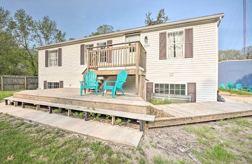 Lake Michigan Beach House | Breezy Coloma Getaway with Grill - 1 Mi to Beaches!