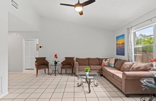 Trailer Estates House | Breezy Palms for 8! S