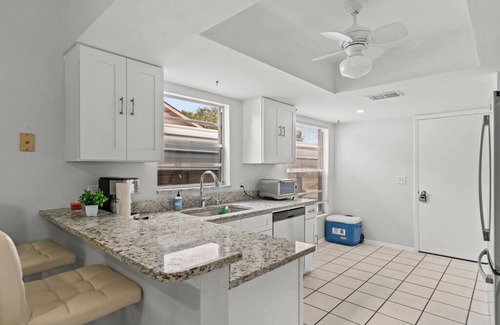 Trailer Estates House | Breezy Palms for 8! S