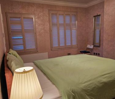London Borough of Hounslow Bed & Breakfast | Brentford house