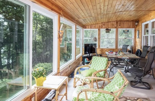 Holden House | Brewer Lake Maine (45 Minutes to Acadia National Park)