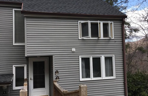 Sugar Mountain Condo | Briarcliff slopesider close to everything!