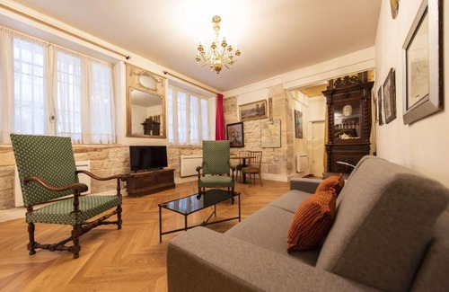 Saint-Merri Apartment | Bric Broc