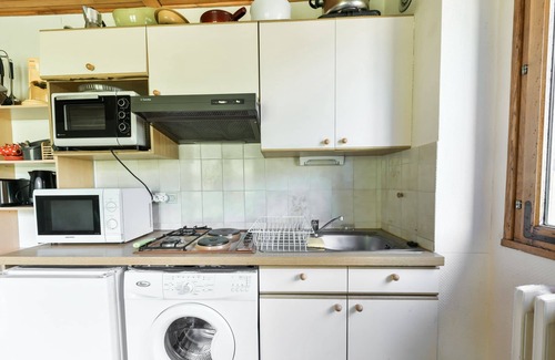 La Perriere Apartment | BRIDES LES BAINS spa. Village 1km5 from the city center.