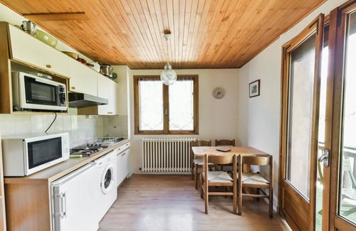 La Perriere Apartment | BRIDES LES BAINS spa. Village 1km5 from the city center.