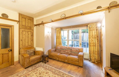 Coniston House | Bridge Cottages, Bridge House & Bridge Suite, Sleeps 12
