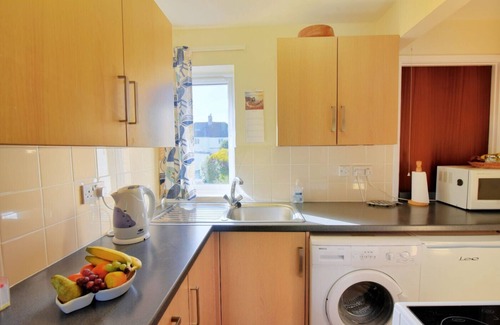 Bridport Cottage | BRIDGE HOUSE APARTMENT, pet friendly, with a garden in Charmouth