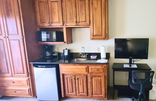 Sturgeon Bay Apartment | Bridgeport Waterfront Resort