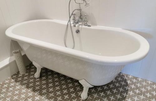 West Bay Bed & Breakfast | Bridport Arms Hotel