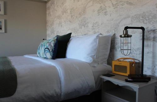 West Bay Bed & Breakfast | Bridport Arms Hotel