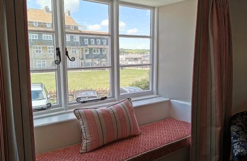 West Bay Bed & Breakfast | Bridport Arms Hotel