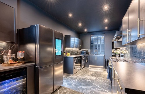 Blackburn Apartment | Brierley Club Hideaway: North West’s Chic 7-Star Retreat