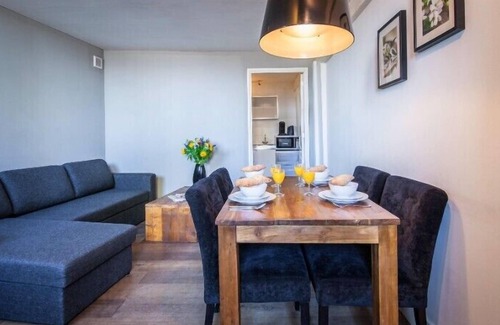 Nieuwmarkt en Lastage Apartment | Bright 1-Bedroom Apartment