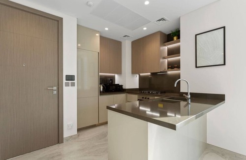 Downtown Dubai Apartment | Bright 1 Bedroom w/Burj Khalifa view in Peninsula