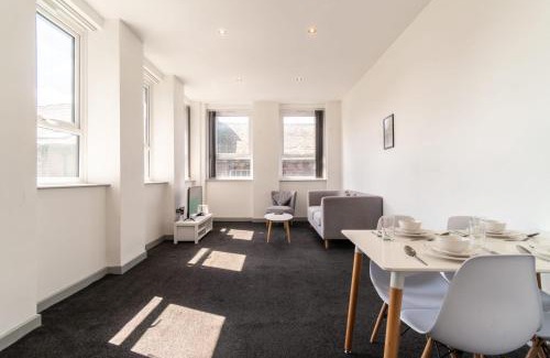 Blackburn Apartment | Bright 2 Bed Apartment in Central Blackburn