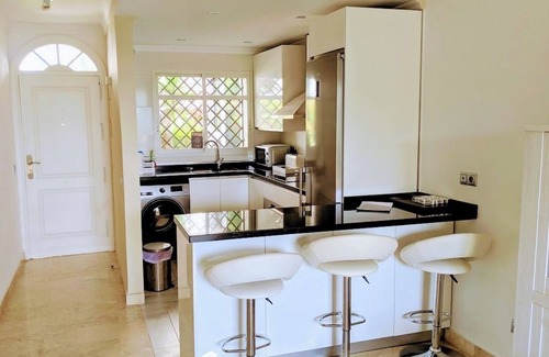 Marbella Apartment | Bright 2 bedroom apartment in a great location! 3 Pools, Private Parking!