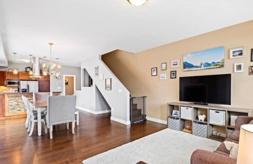 Okanagan-Similkameen House | Bright 2-Bedroom Downtown Getaway