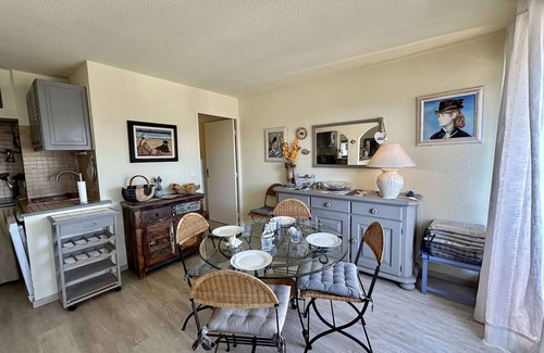 Saint-Raphael Apartment | Bright 2-room apartment, air-conditioned, near the sea in Saint-Raphaël