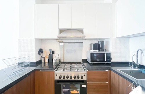 International City Apartment | Bright 2bed Family Home: Pool, Gym & Kids Play