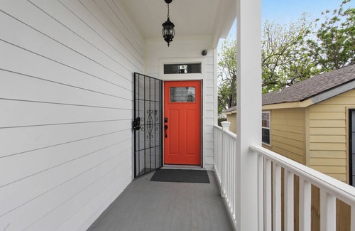 Bywater House | Bright 3BR Upper St. Claude, Bywater Adjacent. WiFI Workspace for Extended Stays