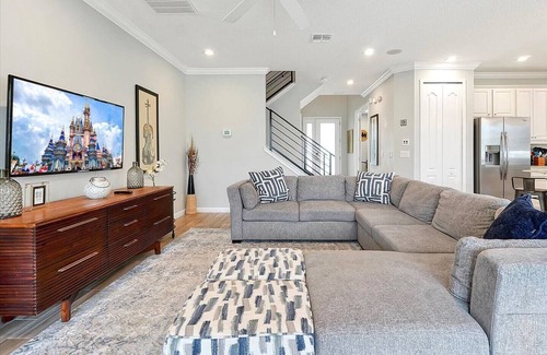 Kissimmee House | Bright 5 Bedrooms Villa with Game Room near Disney