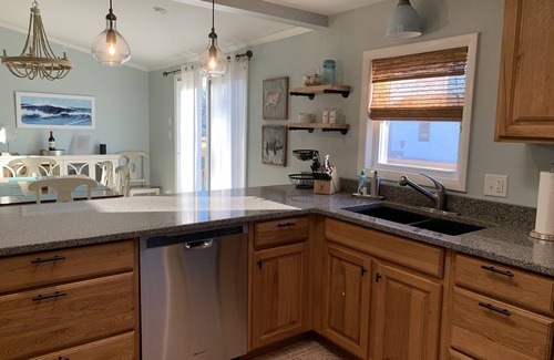 Cape May House | Bright, Airy 3BR on 2 acres w/POOL-West Cape May