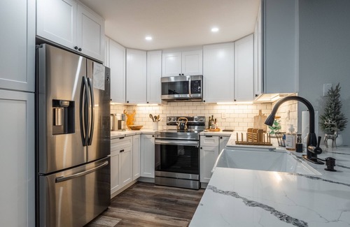 Mammoth Lakes Condo | Bright & airy, serene, clean & comfy Snowcreek IV