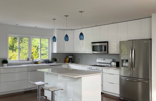 Hampton Bays House | Bright and Airy House with Outdoor Pool