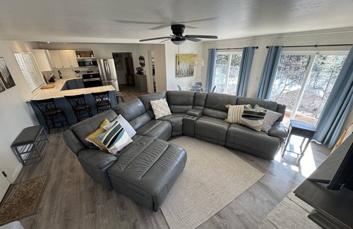 Bayfield House | Bright and Airy Lakeside Bungalow with Stunning Views!