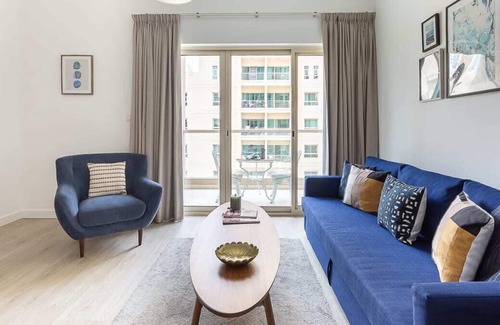 The Greens Apartment | Bright and Beautiful 1BR Apartment in The Greens!